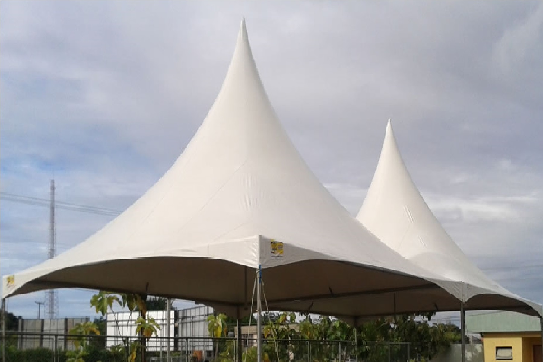 Toldo chapéu de bruxa